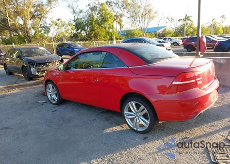 2013 Volkswagen Eos Executive z USA, uszkodzony, nr VIN WVWFW8AH0DV002271